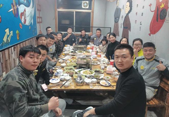 工作有尊嚴，成長有空間，創(chuàng)業(yè)有機會——幸福的小拇指人